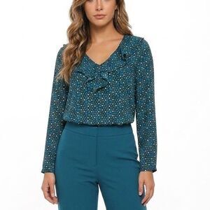 Van Heusen Women’s Top Blouse Size M Ruffle Neck Green